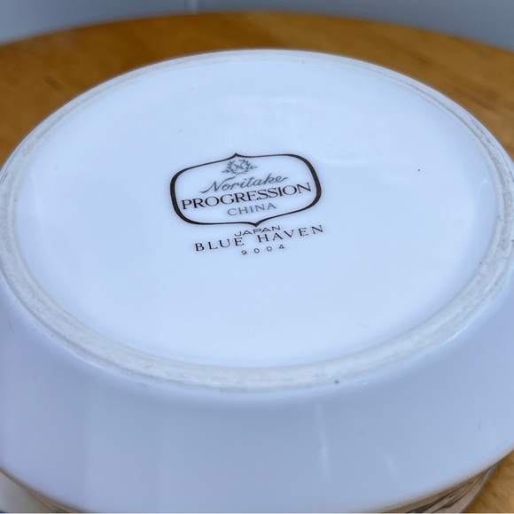 Noritake Progression China “Blue Haven” Gravy Boat Bowl Handle 2 Spouts Floral - Picture 6 of 13